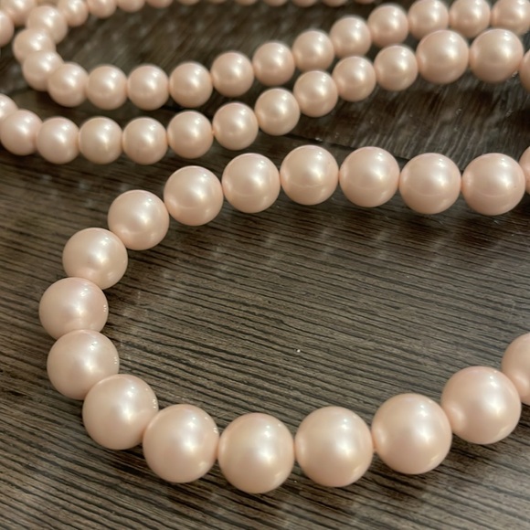 Vintage Pale Pink TRIFARI Single Strand of Pearls 45” - Picture 2 of 16